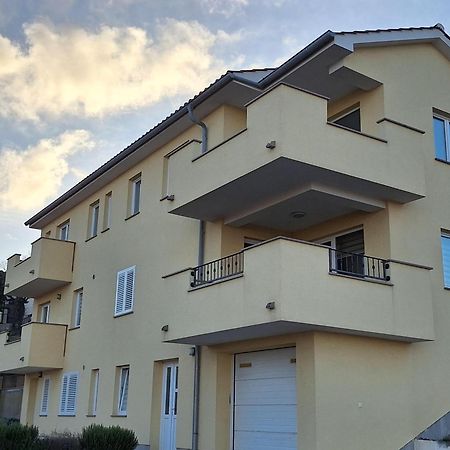 Apartmani Marin1 Vrbnik Exterior photo